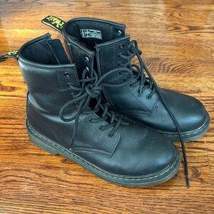 Doc Martens black zipper 1460 boots, EUC US Men’s 6 or women’s 7